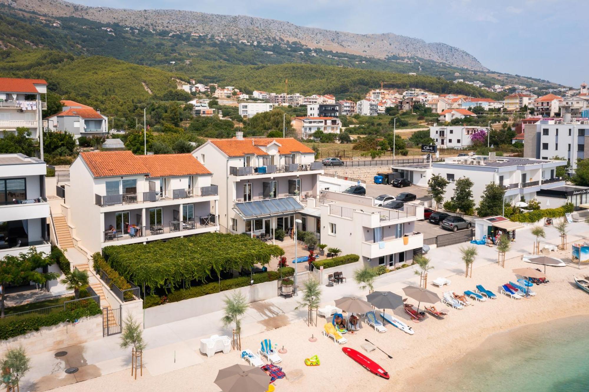 פודסטראנה Seaside Luxury Suites מראה חיצוני תמונה