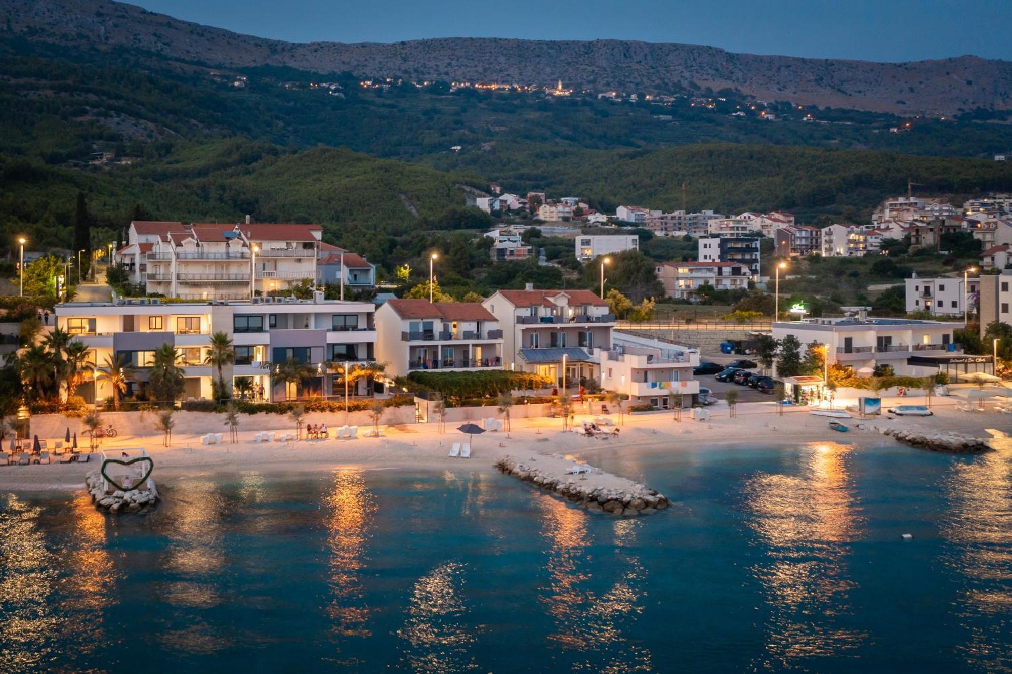 פודסטראנה Seaside Luxury Suites מראה חיצוני תמונה