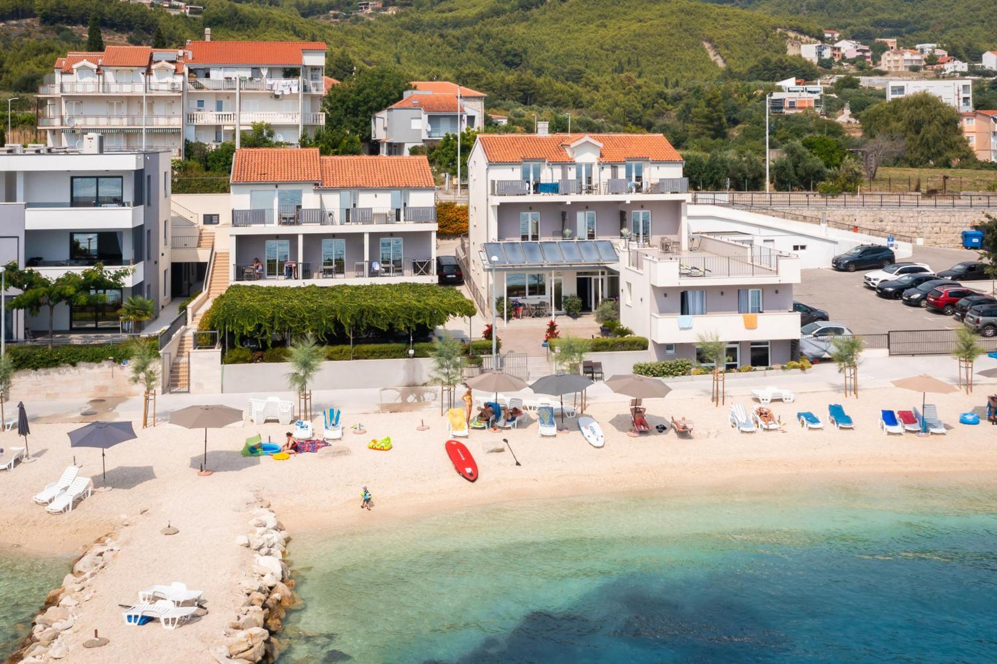 פודסטראנה Seaside Luxury Suites מראה חיצוני תמונה