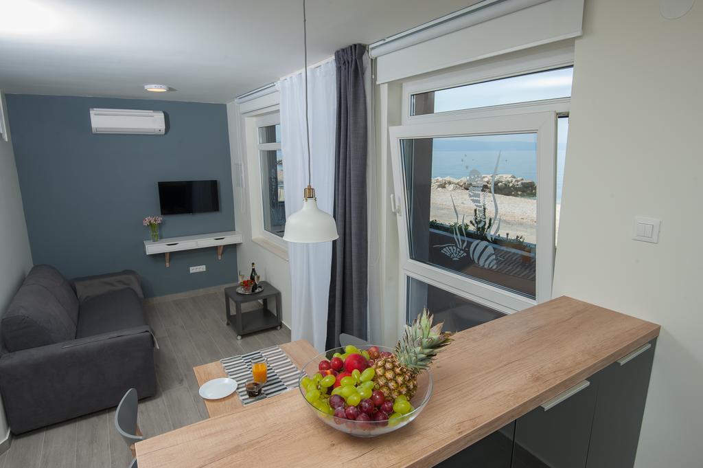 פודסטראנה Seaside Luxury Suites מראה חיצוני תמונה