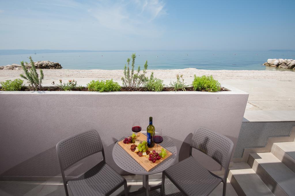 פודסטראנה Seaside Luxury Suites מראה חיצוני תמונה