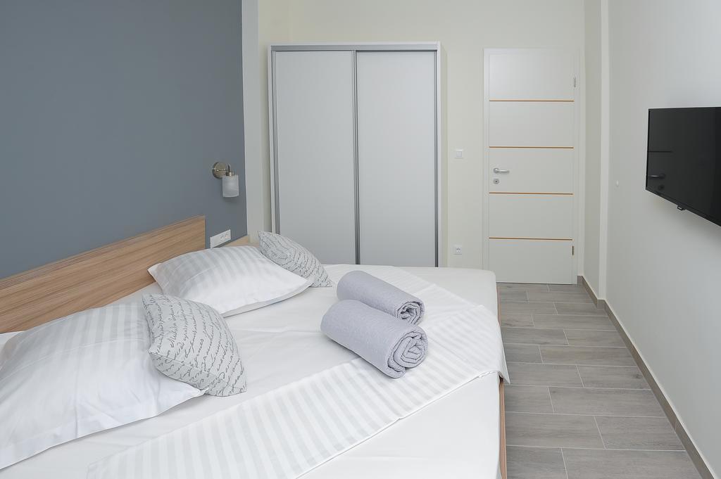 פודסטראנה Seaside Luxury Suites מראה חיצוני תמונה