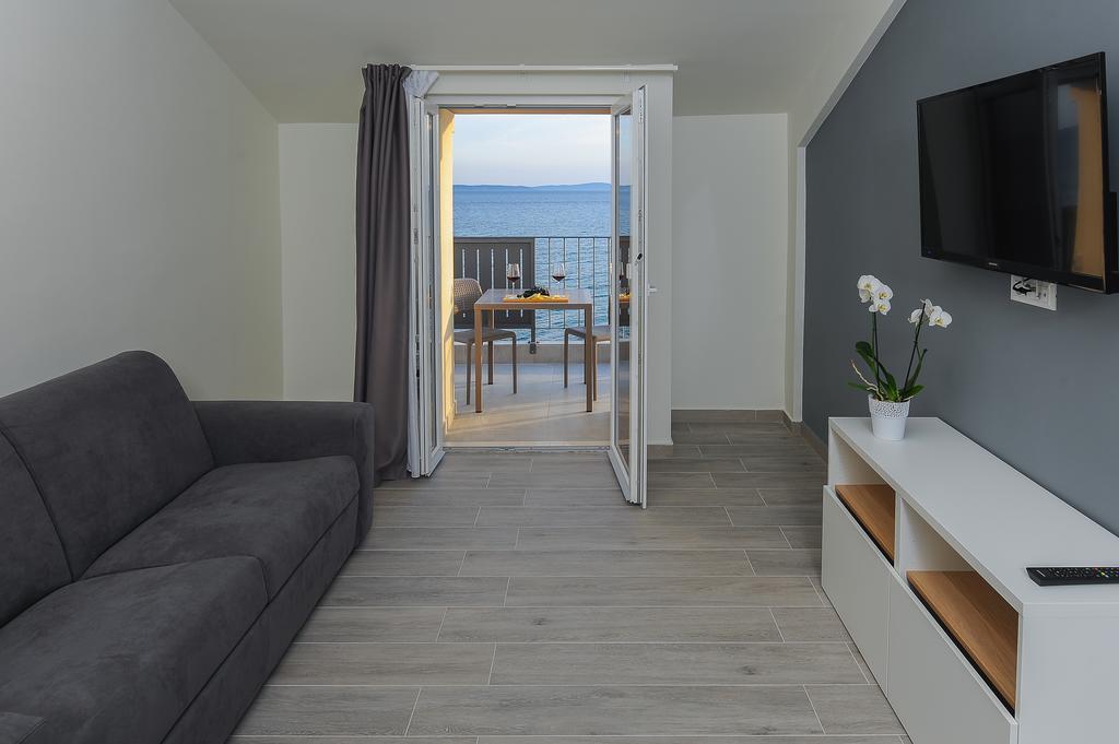 פודסטראנה Seaside Luxury Suites מראה חיצוני תמונה