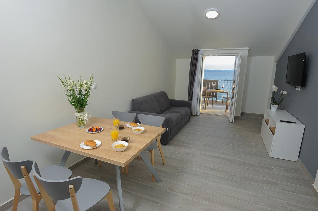 פודסטראנה Seaside Luxury Suites מראה חיצוני תמונה