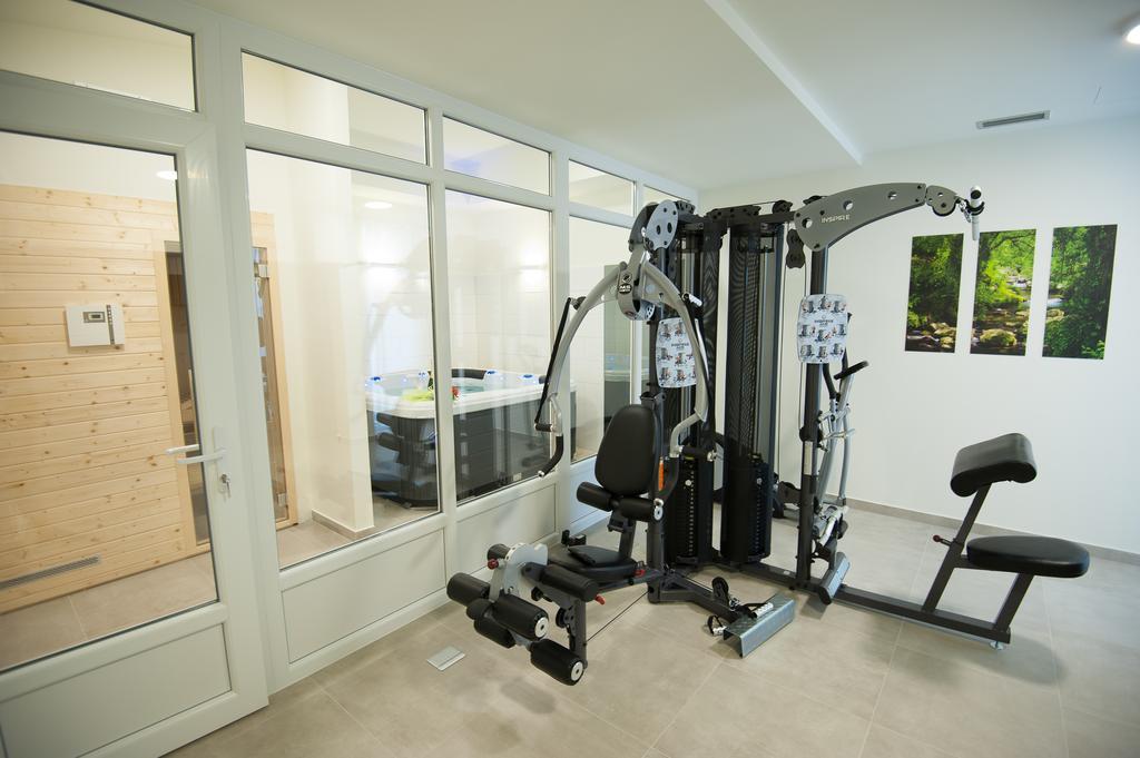 פודסטראנה Seaside Luxury Suites מראה חיצוני תמונה