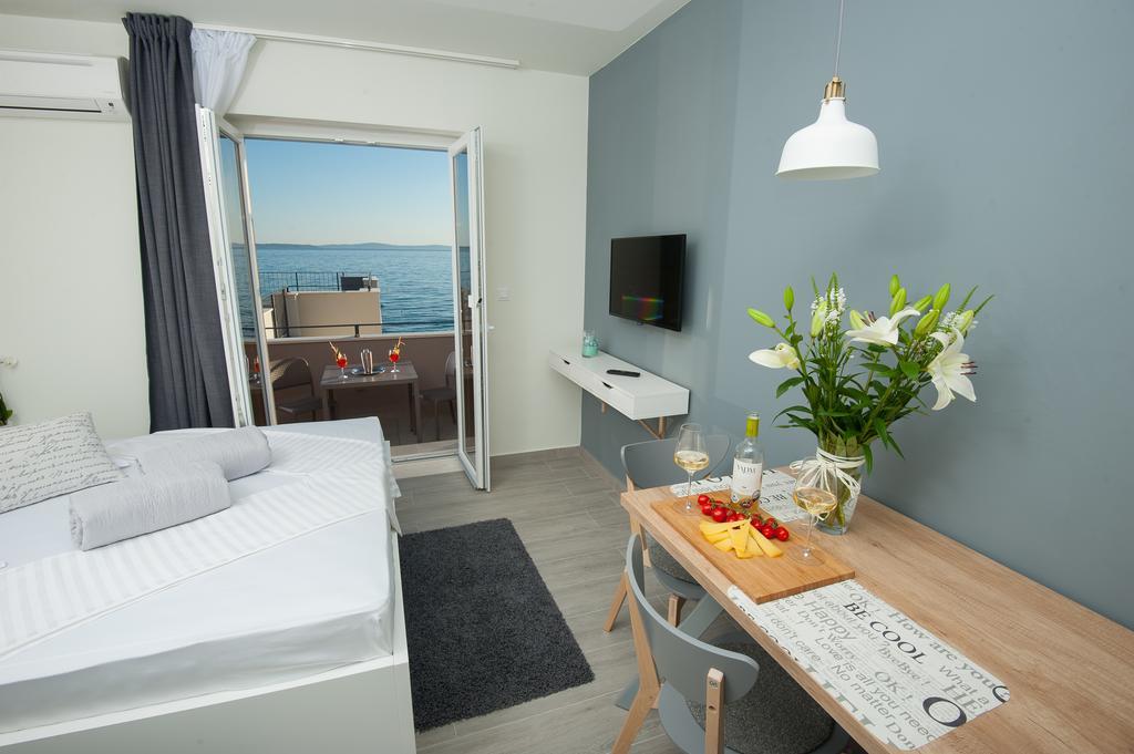 פודסטראנה Seaside Luxury Suites מראה חיצוני תמונה