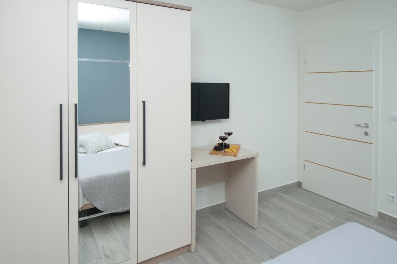 פודסטראנה Seaside Luxury Suites חדר תמונה