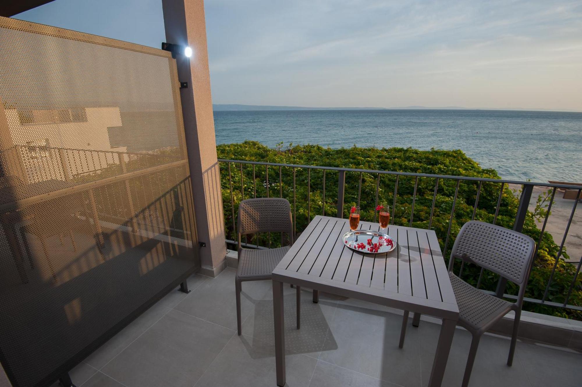 פודסטראנה Seaside Luxury Suites מראה חיצוני תמונה